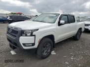 ✅ 2025 Nissan Frontier SV • VIN: 1N6ED1EK7SN613116 • Лот: 60922045. Опубликован ранее на Copart с пробегом 3 079 миль. Бесплатный доступ к архиву аукционных продаж из США и подробный отчёт об истории автомобиля на DreamBid. Изображение 1.