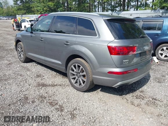 ✅ 2017 Audi Q7 Premium Plus • VIN: WA1LAAF7XHD017973 • Lot: 43146713. Wystawiony na IAAI z przebiegiem 149 531 mil. Bezpłatny archiwum sprzedaży aukcyjnych z USA i szczegółowy raport historii pojazdu na DreamBid. Zdjęcie 3.