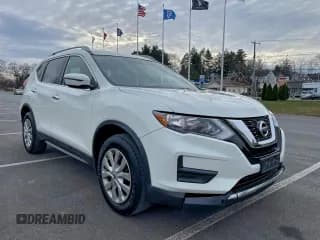 ✅ 2017 Nissan Rogue SL • VIN: 5N1AT2MV8HC786570 • Лот: 97233125. Опубликован ранее на Copart с пробегом 151 937 миль. Бесплатный доступ к архиву аукционных продаж из США и подробный отчёт об истории автомобиля на DreamBid. Изображение 1.