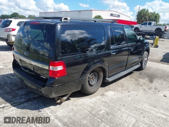 ✅ 2017 Ford Expedition Max XLT • VIN: 1FMJK1HT4HEA52826 • Lot: 43316990. Wystawiony na IAAI z przebiegiem 173 265 mil. Bezpłatny archiwum sprzedaży aukcyjnych z USA i szczegółowy raport historii pojazdu na DreamBid. Zdjęcie 4.