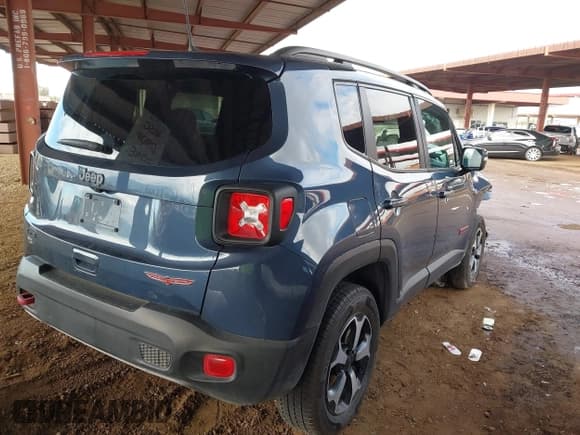 ✅ 2022 Jeep Renegade Trailhawk • VIN: ZACNJDC14NPN66725 • Lot: 43785287. Wystawiony na IAAI z przebiegiem 67 289 mil. Bezpłatny archiwum sprzedaży aukcyjnych z USA i szczegółowy raport historii pojazdu na DreamBid. Zdjęcie 4.