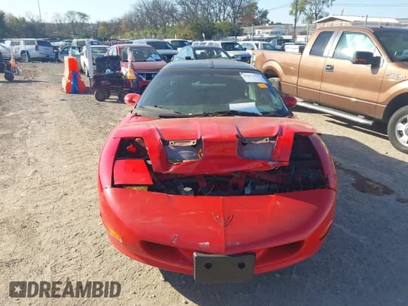 ✅ 1997 Pontiac Firebird Firebird • VIN: 2G2FS22K1V2222006 • Lot: 43672519. Wystawiony na IAAI z przebiegiem 81 575 mil. Bezpłatny archiwum sprzedaży aukcyjnych z USA i szczegółowy raport historii pojazdu na DreamBid. Zdjęcie 13.
