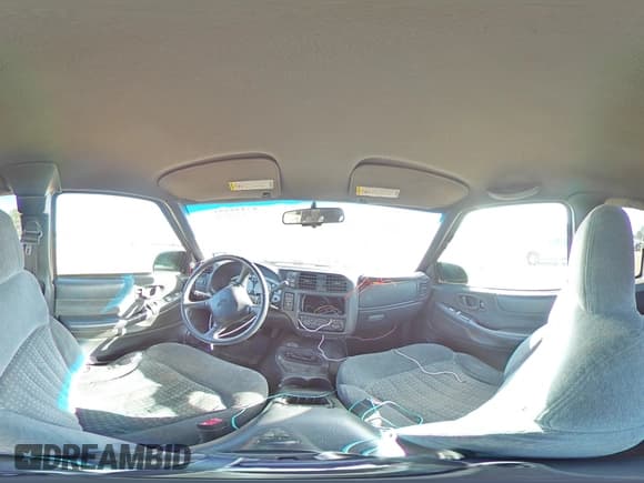 ✅ 1999 Chevrolet S-10 LS ZR2 • VIN: 1GCCT19W1X8161759 • Лот: 91935975. Опубликован ранее на Copart с пробегом 170 886 миль. Бесплатный доступ к архиву аукционных продаж из США и подробный отчёт об истории автомобиля на DreamBid. Изображение 14.