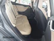 ✅ 2013 Tesla Model S • VIN: 5YJSA1CN7DFP05324 • Lot: 43893560. Wystawiony na IAAI z przebiegiem 89 772 mil. Bezpłatny archiwum sprzedaży aukcyjnych z USA i szczegółowy raport historii pojazdu na DreamBid. Zdjęcie 8.