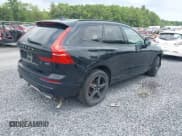 ✅ 2024 Volvo XC60 Plus Dark Theme • VIN: YV4L12RL7R1825427 • Lot: 42475954. Wystawiony na IAAI z przebiegiem 17 125 mil. Bezpłatny archiwum sprzedaży aukcyjnych z USA i szczegółowy raport historii pojazdu na DreamBid. Zdjęcie 4.