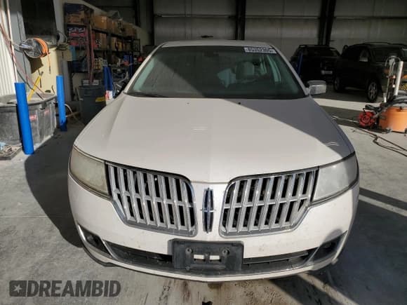 ✅ 2010 Lincoln MKZ • VIN: 3LNHL2GC4AR607098 • Lot: 85352305. Wystawiony na Copart z przebiegiem 155 378 mil. Bezpłatny archiwum sprzedaży aukcyjnych z USA i szczegółowy raport historii pojazdu na DreamBid. Zdjęcie 5.