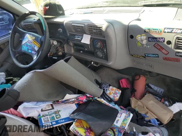 ✅ 1997 Chevrolet S-10 • VIN: 1GCCS14X3V8116628 • Лот: 61076395. Опубликован ранее на Copart с пробегом 146 210 миль. Бесплатный доступ к архиву аукционных продаж из США и подробный отчёт об истории автомобиля на DreamBid. Изображение 8.