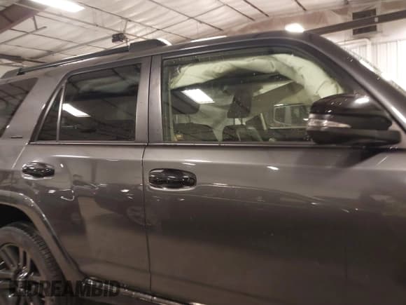 ✅ 2021 Toyota 4Runner Nightshade • VIN: JTEJU5JR1M5871688 • Lot: 41041261. Wystawiony na IAAI z przebiegiem 102 565 mil. Bezpłatny archiwum sprzedaży aukcyjnych z USA i szczegółowy raport historii pojazdu na DreamBid. Zdjęcie 13.