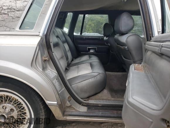 ✅ 1987 Lincoln Town Car • VIN: 1LNBM83F8HY605999 • Lot: 73025444. Listed on Copart with 63,801 mi. Free auction sales archive from the USA and detailed vehicle history report at DreamBid. Image 10.