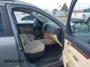 ✅ 2008 Hyundai Santa Fe SE • VIN: 5NMSH73E58H197213 • Lot: 43312271. Wystawiony na IAAI z przebiegiem 171 614 mil. Bezpłatny archiwum sprzedaży aukcyjnych z USA i szczegółowy raport historii pojazdu na DreamBid. Zdjęcie 5.