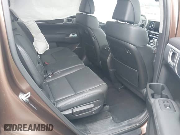 2024 Hyundai Santa Fe Limited z VIN 5NMP44GL6RH027033, wystawiony jako IAAI lot #41365875 z przebiegiem 1 875 mil mil oraz . Historia ofert i sprzedaży dostępna na DreamBid. Obrazek 8.