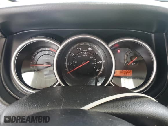 ✅ 2010 Nissan Versa S • VIN: 3N1BC1AP2AL392102 • Lot: 69499135. Wystawiony na Copart z przebiegiem 164 502 mil. Bezpłatny archiwum sprzedaży aukcyjnych z USA i szczegółowy raport historii pojazdu na DreamBid. Zdjęcie 9.