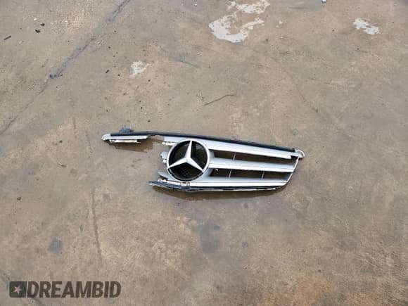 ✅ 2012 Mercedes-Benz C 250 Sport • VIN: WDDGF4HB0CR192889 • Lot: 91119125. Wystawiony na Copart z przebiegiem 100 643 mil. Bezpłatny archiwum sprzedaży aukcyjnych z USA i szczegółowy raport historii pojazdu na DreamBid. Zdjęcie 12.