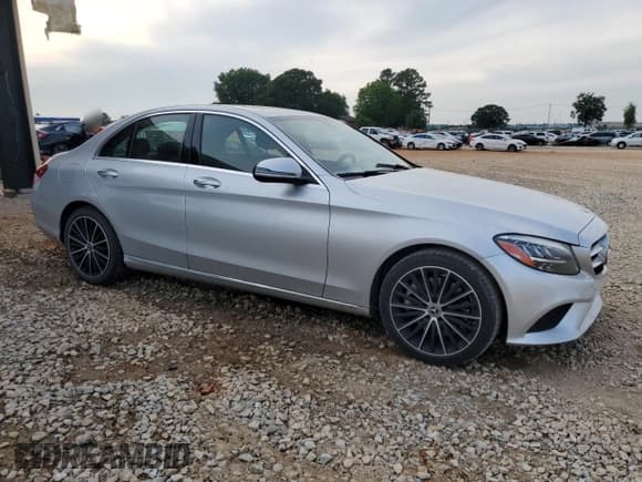 ✅ 2020 Mercedes-Benz C 300 • VIN: W1KWF8DB1LR580271 • Лот: 57181165. Опубликован ранее на Copart с пробегом 91 479 миль. Бесплатный доступ к архиву аукционных продаж из США и подробный отчёт об истории автомобиля на DreamBid. Изображение 4.