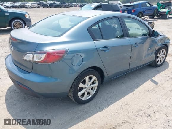 ✅ 2010 Mazda 3 i Sport • VIN: JM1BL1SG8A1176838 • Lot: 42868374. Listed on IAAI with 87,675 mi. Free auction sales archive from the USA and detailed vehicle history report at DreamBid. Image 4.