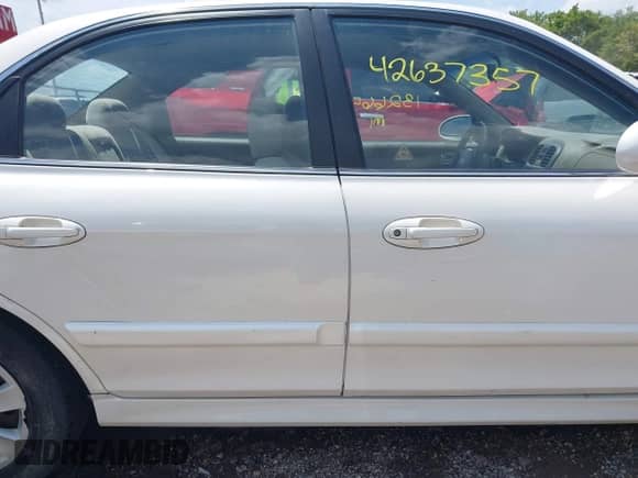 2004 Hyundai Sonata with VIN KMHWF25HX4A991545, listed as a IAAI auction lot 42637357 with 132,665 mi miles and . Bid and sale history available at DreamBid. Image 13.