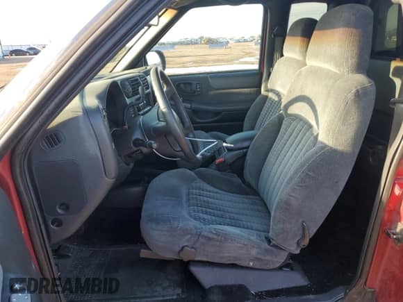 2001 Chevrolet S-10 LS ZR2 с VIN 1GCCT19W618151221, выставлен на аукционе Copart как лот 68644074 с пробегом 88 001 миль миль и Списание • Salvage title. История ставок и продаж доступна на DreamBid. Изображение 7.