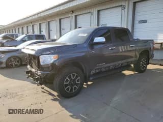 ✅ 2015 Toyota Tundra Limited • VIN: 5TFHY5F1XFX424536 • Lot: 82197704. Listed on Copart with 136,960 mi. Free auction sales archive from the USA and detailed vehicle history report at DreamBid. Image 1.