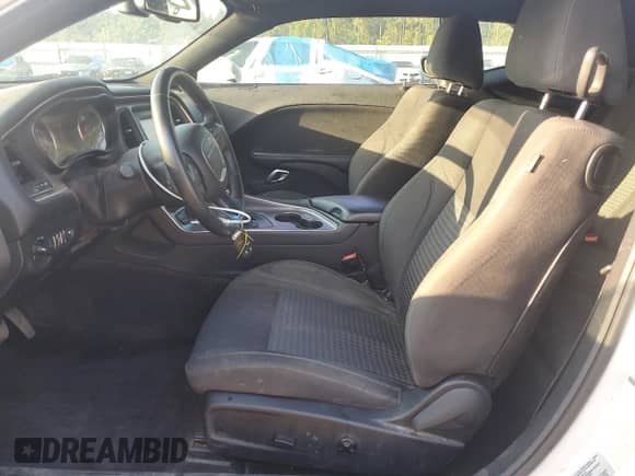 ✅ 2016 Dodge Challenger SXT Plus • VIN: 2C3CDZAG4GH353840 • Lot: 81133675. Wystawiony na Copart z przebiegiem 188 943 mil mil. Skorzystaj z bezpłatnego archiwum sprzedaży aukcyjnych z USA i zobacz szczegółowy raport historii pojazdu na DreamBid. Zdjęcie 7.