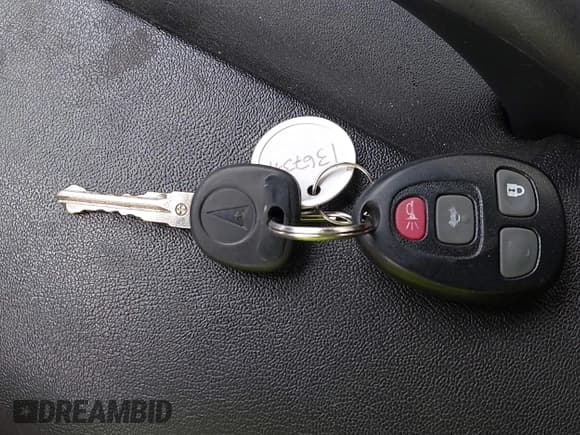 ✅ 2008 Pontiac Solstice • VIN: 1G2MB35B28Y107706 • Lot: 42405635. Wystawiony na IAAI z przebiegiem 158 604 mil. Bezpłatny archiwum sprzedaży aukcyjnych z USA i szczegółowy raport historii pojazdu na DreamBid. Zdjęcie 11.