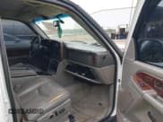 ✅ 2004 GMC Yukon XL SLE • VIN: 3GKEC16Z44G100925 • Lot: 42220291. Listed on IAAI with 193,035 mi. Free auction sales archive from the USA and detailed vehicle history report at DreamBid. Image 5.