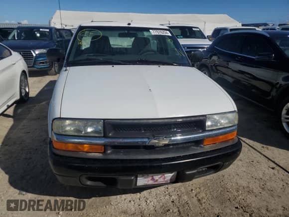 2001 Chevrolet S-10 с VIN 1GCCS145118257545, выставлен на аукционе Copart как лот 77976294 с пробегом 68 675 миль миль и На запчасти • Non repairable. История ставок и продаж доступна на DreamBid. Изображение 5.