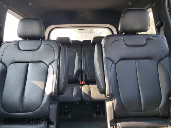 ✅ 2022 Jeep Grand Cherokee Overland • VIN: 1C4RJJDG2N8571046 • Lot: 67636445. Listed on Copart with 47,698 mi. Free auction sales archive from the USA and detailed vehicle history report at DreamBid. Image 10.