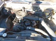 ✅ 1986 GMC Sonoma • VIN: 1GTBS14EXG2502284 • Lot: 41273610. Wystawiony na IAAI z przebiegiem 154 805 mil. Bezpłatny archiwum sprzedaży aukcyjnych z USA i szczegółowy raport historii pojazdu na DreamBid. Zdjęcie 10.