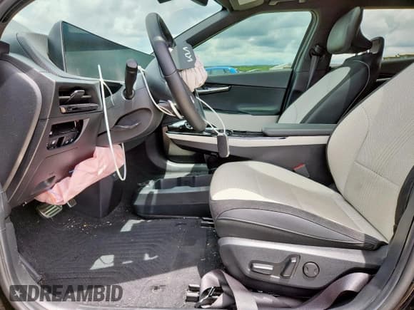 ✅ 2022 Kia EV6 GT-Line • VIN: KNDC44LA9N5052962 • Лот: 60885465. Опубликован ранее на Copart с пробегом 27 532 миль. Бесплатный доступ к архиву аукционных продаж из США и подробный отчёт об истории автомобиля на DreamBid. Изображение 7.