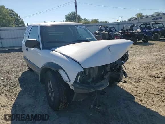 2003 Chevrolet S-10 LS с VIN 1GCCT19X138196806, выставлен на аукционе Copart как лот 75720444 с пробегом Не указан миль и Списание • Salvage title. История ставок и продаж доступна на DreamBid. Изображение 11.