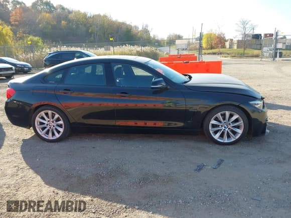 ✅ 2015 BMW 4 Series 435i • VIN: WBA4B1C50FD418257 • Lot: 43569260. Wystawiony na IAAI z przebiegiem 115 392 mil. Bezpłatny archiwum sprzedaży aukcyjnych z USA i szczegółowy raport historii pojazdu na DreamBid. Zdjęcie 13.