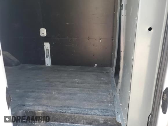 ✅ 2015 Ford Transit Cargo • VIN: 1FTNR2CM5FKB18399 • Lot: 68920875. Listed on Copart with 52,475 mi. Free auction sales archive from the USA and detailed vehicle history report at DreamBid. Image 10.