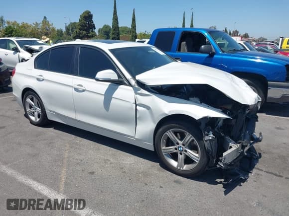 ✅ 2013 BMW 3 Series 328i • VIN: WBA3C1C59DF436380 • Lot: 42877603. Listed on IAAI with 135,720 mi. Free auction sales archive from the USA and detailed vehicle history report at DreamBid. Image 1.