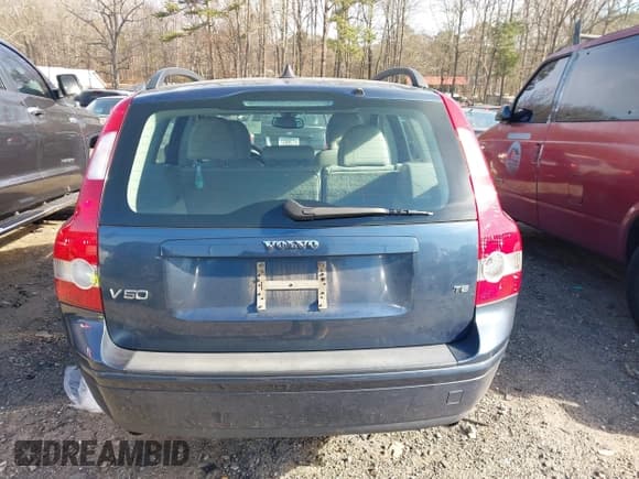 ✅ 2006 Volvo V50 • VIN: YV1MW682762190122 • Lot: 41281293. Listed on IAAI with 190,853 mi. Free auction sales archive from the USA and detailed vehicle history report at DreamBid. Image 16.