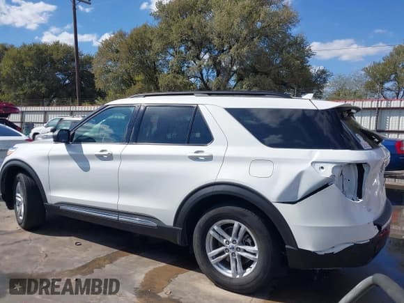 ✅ 2024 Ford Explorer XLT • VIN: 1FMSK7DH4RGA80608 • Lot: 43480770. Wystawiony na IAAI z przebiegiem 15 486 mil. Bezpłatny archiwum sprzedaży aukcyjnych z USA i szczegółowy raport historii pojazdu na DreamBid. Zdjęcie 15.