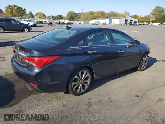 ✅ 2014 Hyundai Sonata Limited • VIN: 5NPEC4AB1EH900582 • Lot: 75045194. Listed on Copart with 70,028 mi. Free auction sales archive from the USA and detailed vehicle history report at DreamBid. Image 3.