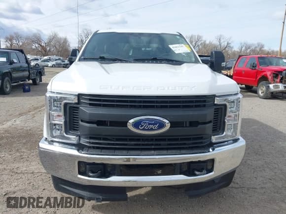 ✅ 2019 Ford F-250 XL • VIN: 1FT7W2B60KEF78955 • Lot: 41851147. Listed on IAAI with 205,275 mi. Free auction sales archive from the USA and detailed vehicle history report at DreamBid. Image 12.