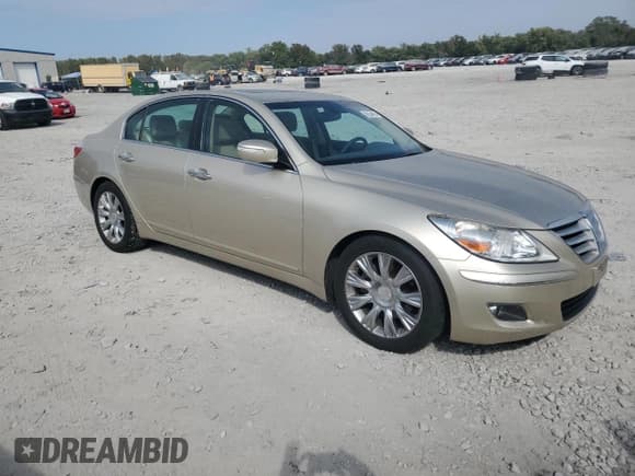 ✅ 2010 Hyundai Genesis • VIN: KMHGC4DE2AU085951 • Lot: 86224805. Wystawiony na Copart z przebiegiem 167 520 mil. Bezpłatny archiwum sprzedaży aukcyjnych z USA i szczegółowy raport historii pojazdu na DreamBid. Zdjęcie 4.