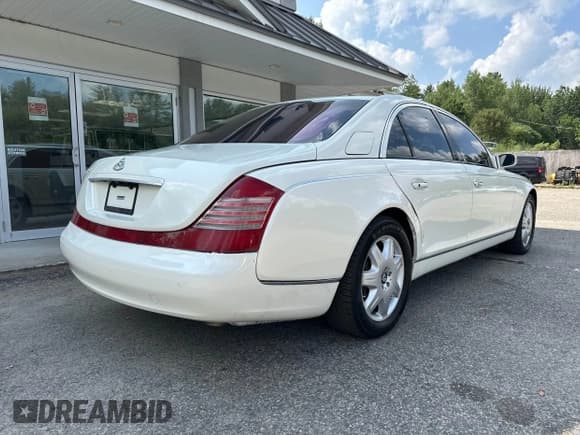 ✅ 2006 Maybach 57 • VIN: WDBVF78J36A001526 • Лот: 42758727. Опубликован ранее на IAAI с пробегом 57 001 миль. Бесплатный доступ к архиву аукционных продаж из США и подробный отчёт об истории автомобиля на DreamBid. Изображение 4.