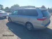 ✅ 2017 Toyota Sienna XLE • VIN: 5TDYZ3DC3HS876505 • Lot: 43213173. Wystawiony na IAAI z przebiegiem 143 734 mil. Bezpłatny archiwum sprzedaży aukcyjnych z USA i szczegółowy raport historii pojazdu na DreamBid. Zdjęcie 3.