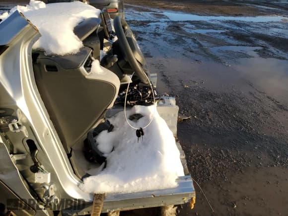 ✅ 2023 Toyota Corolla Cross L • VIN: 7MUAAAAG0PV064006 • Lot: 91984485. Wystawiony na Copart z przebiegiem Nie podano. Bezpłatny archiwum sprzedaży aukcyjnych z USA i szczegółowy raport historii pojazdu na DreamBid. Zdjęcie 7.