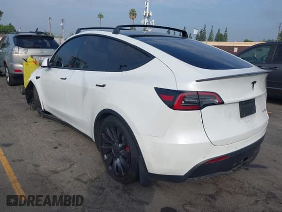 ✅ 2022 Tesla Model Y Performance • VIN: 7SAYGDEF6NF538958 • Lot: 43264050. Wystawiony na IAAI z przebiegiem 46 435 mil. Bezpłatny archiwum sprzedaży aukcyjnych z USA i szczegółowy raport historii pojazdu na DreamBid. Zdjęcie 3.