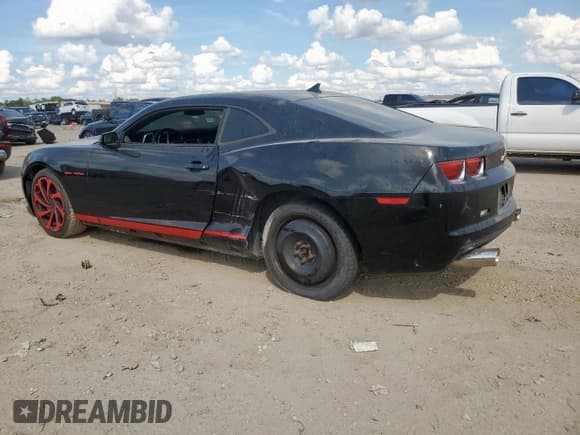 ✅ 2013 Chevrolet Camaro LT • VIN: 2G1FC1E32D9153896 • Лот: 85548145. Опубликован ранее на Copart с пробегом 88 803 миль. Бесплатный доступ к архиву аукционных продаж из США и подробный отчёт об истории автомобиля на DreamBid. Изображение 2.