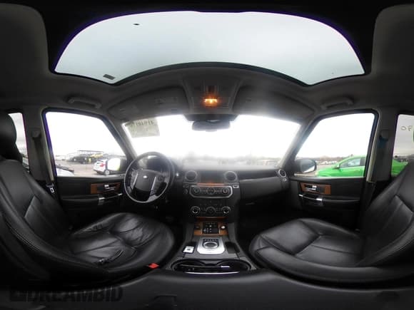 ✅ 2016 Land Rover LR4 HSE Lux • VIN: SALAK2V61GA793233 • Lot: 41940170. Listed on IAAI with 150,635 mi. Free auction sales archive from the USA and detailed vehicle history report at DreamBid. Image 18.