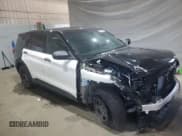 ✅ 2024 Ford Police Interceptor Utility • VIN: 1FM5K8AB1RGA67611 • Lot: 71164085. Wystawiony na Copart z przebiegiem Nie podano. Bezpłatny archiwum sprzedaży aukcyjnych z USA i szczegółowy raport historii pojazdu na DreamBid. Zdjęcie 4.