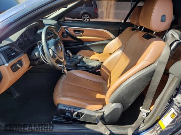 ✅ 2015 BMW 4 Series 428i xDrive • VIN: WBA3T1C52FP820644 • Lot: 80874765. Wystawiony na Copart z przebiegiem 179 780 mil. Bezpłatny archiwum sprzedaży aukcyjnych z USA i szczegółowy raport historii pojazdu na DreamBid. Zdjęcie 7.