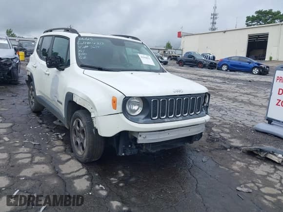✅ 2017 Jeep Renegade Sport • VIN: ZACCJAAB3HPF03639 • Lot: 42958021. Listed on IAAI with 201,963 mi. Free auction sales archive from the USA and detailed vehicle history report at DreamBid. Image 1.