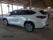 ✅ 2022 Toyota Highlander Platinum • VIN: 5TDFZRAH2NS110657 • Lot: 61108955. Listed on Copart with 86,180 mi. Free auction sales archive from the USA and detailed vehicle history report at DreamBid. Image 2.