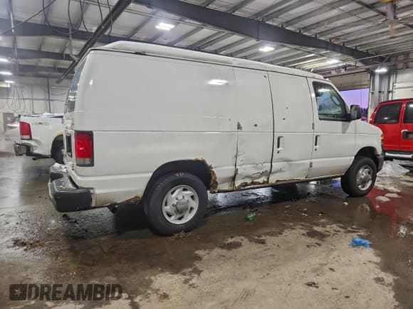 ✅ 2013 Ford Econoline Cargo Commercial • VIN: 1FTNE1EW7DDB01271 • Lot: 95005435. Wystawiony na Copart z przebiegiem 255 161 mil. Bezpłatny archiwum sprzedaży aukcyjnych z USA i szczegółowy raport historii pojazdu na DreamBid. Zdjęcie 3.