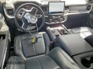✅ 2022 Ford Expedition Max XLT • VIN: 1FMJK1HT8NEA36060 • Lot: 59803805. Wystawiony na Copart z przebiegiem 33 117 mil. Bezpłatny archiwum sprzedaży aukcyjnych z USA i szczegółowy raport historii pojazdu na DreamBid. Zdjęcie 8.